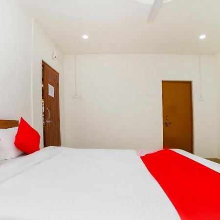 Oyo 40893 Hotel Lotus Ґувахаті Екстер'єр фото