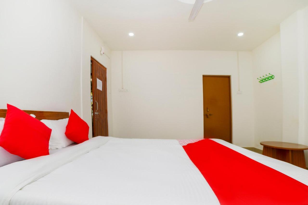 Oyo 40893 Hotel Lotus Ґувахаті Екстер'єр фото