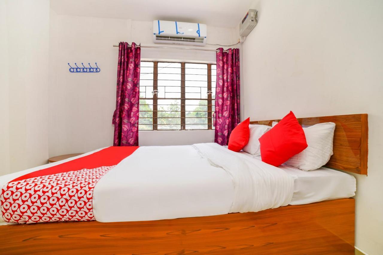 Oyo 40893 Hotel Lotus Ґувахаті Екстер'єр фото