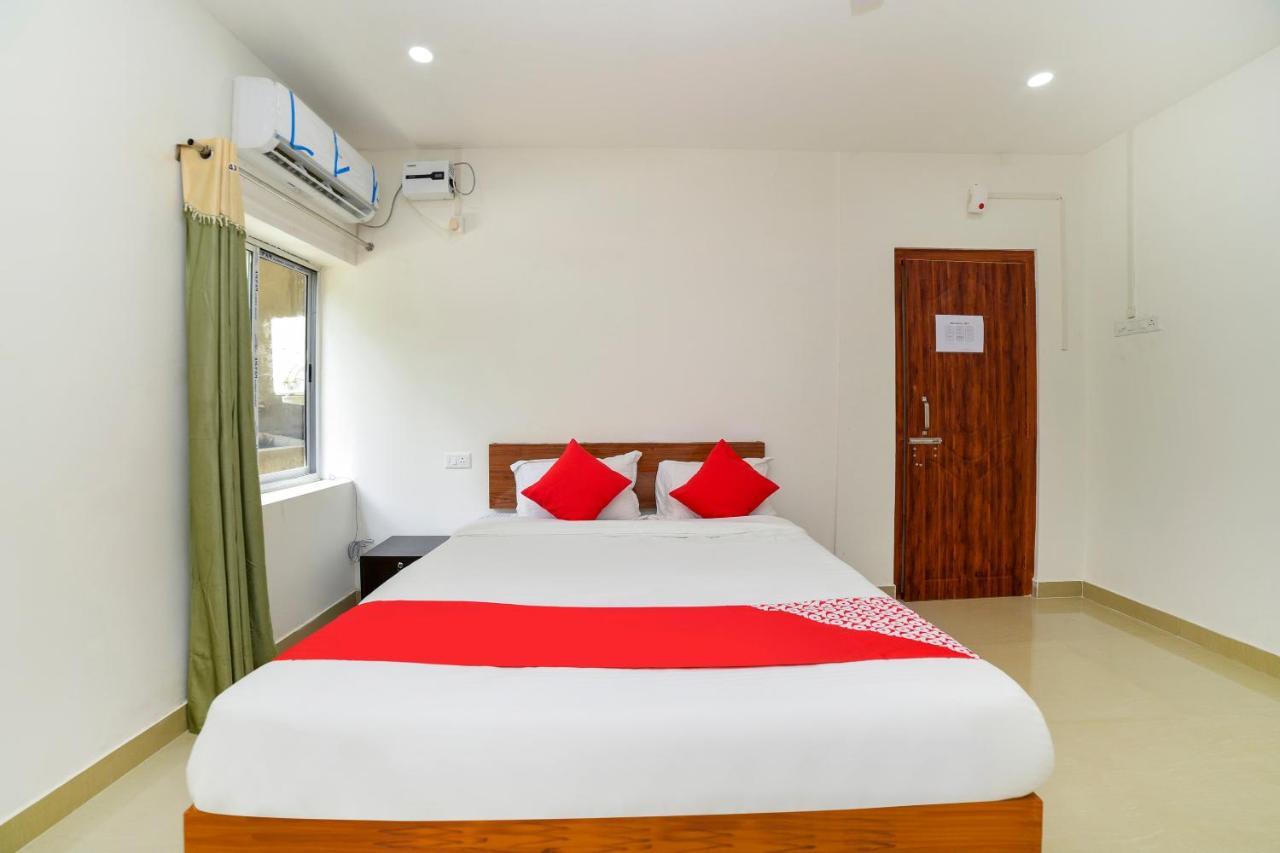 Oyo 40893 Hotel Lotus Ґувахаті Екстер'єр фото