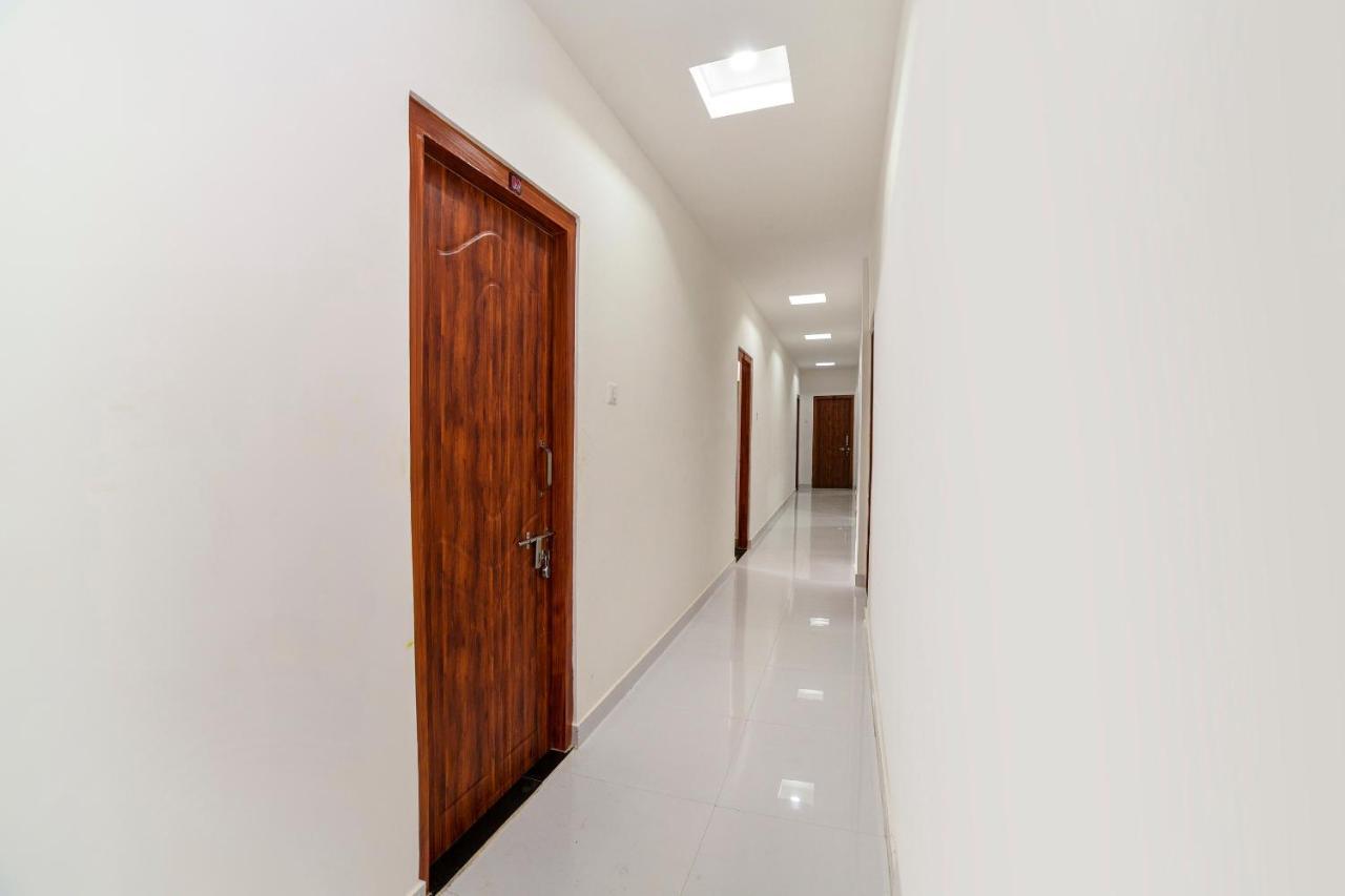 Oyo 40893 Hotel Lotus Ґувахаті Екстер'єр фото